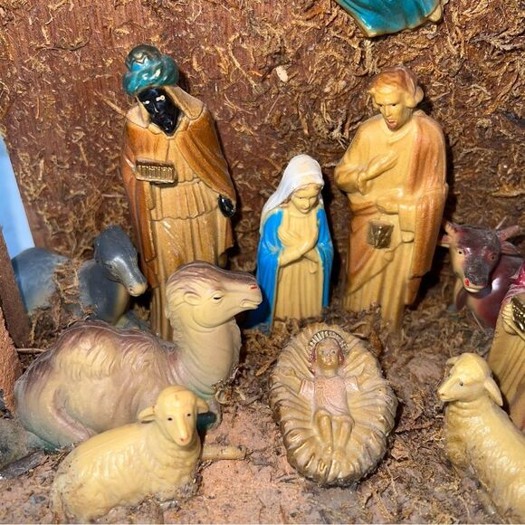 Vintage Nativity Crèche 13 Piece Plastic Nativity Christmas Religious - Picture 4 of 13